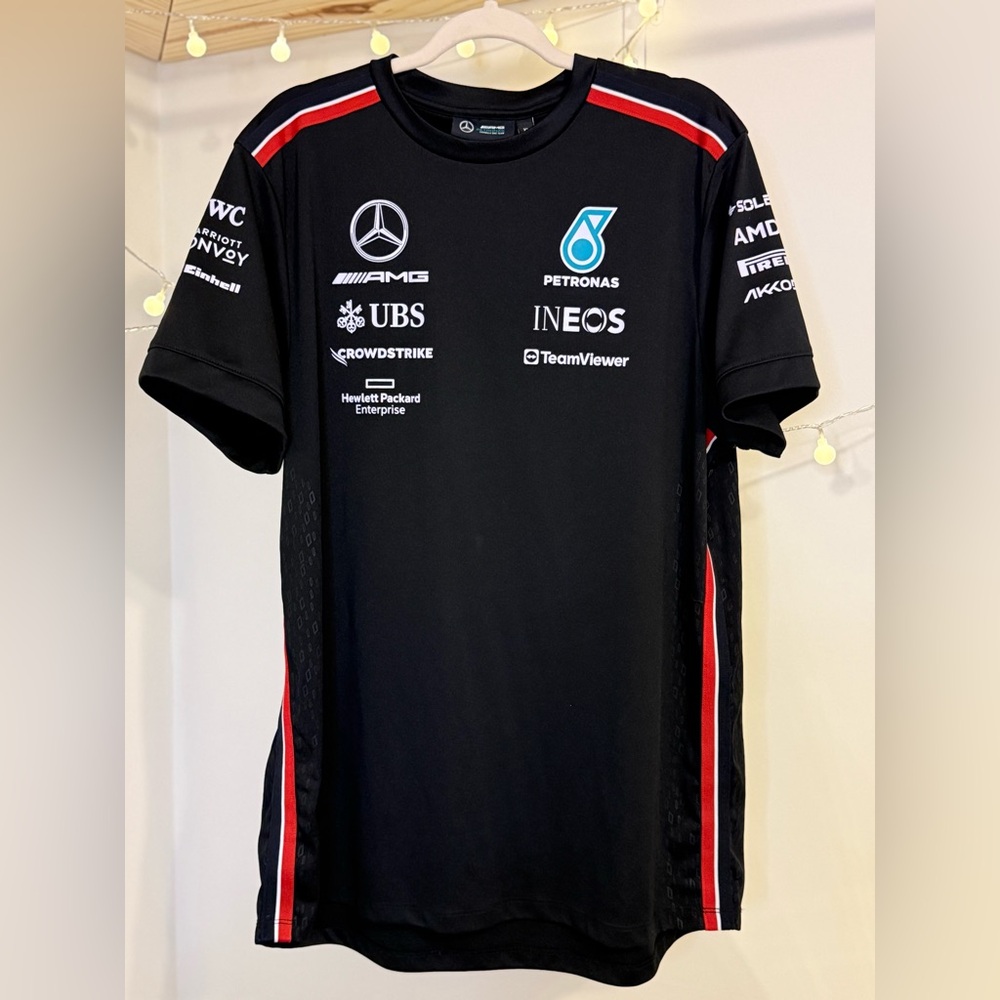 🌾 Mercedes AMG Petronas Black and Red Men's Jersey